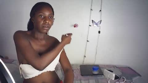 sexyypie online show from February 9, 8:00 pm