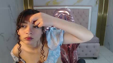 Snapshot of shalon_diaz_sub chatting on February 21, 1:22 pm Shalon  online show from February 21, 1:22 pm