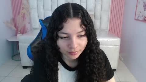Snapshot of shalon_diaz_sub chatting on October 25, 1:33 pm Shalon  online show from October 25, 1:33 pm