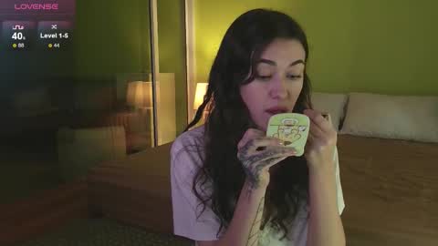 Snapshot of shamahasla chatting on September 15, 12:34 am Sade online show from September 15, 12:34 am