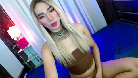 MISS SHANE online show from March 1, 5:05 pm