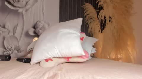 ShaniaDaniels online show from April 16, 11:29 pm