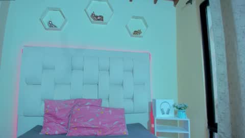 Shana online show from March 6, 4:39 pm