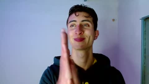 Snapshot of shaquiel_castoro chatting on September 23, 11:37 am shaquiel online show from September 23, 11:37 am
