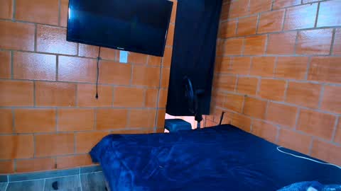 Snapshot of sharain chatting on December 27, 10:16 pm My real name is bella  Much Gust  online show from December 27, 10:16 pm