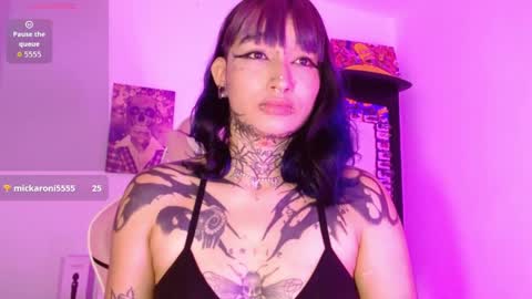 sharaross1 online show from April 8, 4:04 am