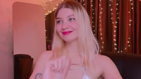 Candy online show from December 22, 1:40 pm