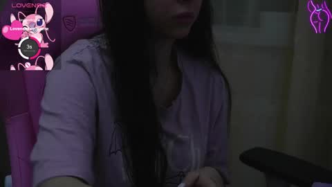 Snapshot of sharkgirl_ chatting on January 8, 2:25 pm Miley online show from January 8, 2:25 pm
