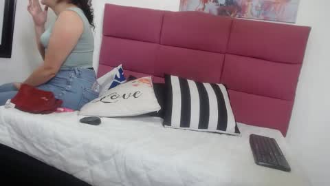 Sara online show from January 28, 2:53 pm