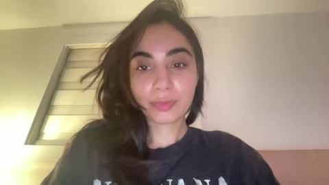 sharnn_b online show from November 17, 5:54 am