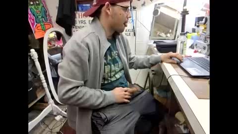 Snapshot of shawnboarder94 chatting on March 10, 1:23 am snowboarder9420 online show from March 10, 1:23 am