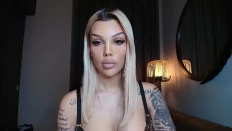 Snapshot of shayblonde chatting on October 23, 7:48 pm shayblonde online show from October 23, 7:48 pm