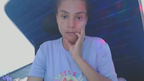 Shayna online show from May 25, 7:20 pm