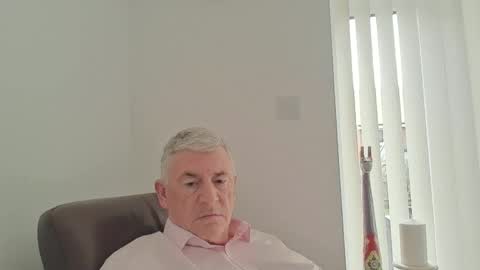 she52 online show from April 15, 12:30 pm