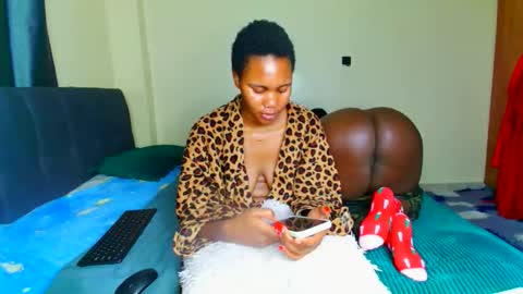 shee13 online show from February 26, 1:53 am