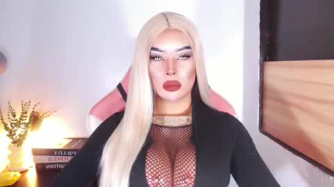 sheenafrost online show from March 15, 12:15 am