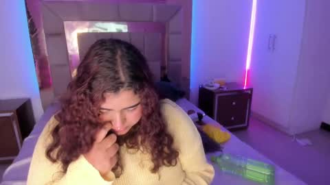 Heidy  online show from March 11, 2:42 am