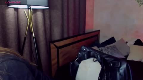 Snapshot of sheillatyler chatting on October 13, 7:10 am Alexis online show from October 13, 7:10 am