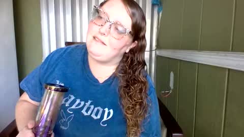 Red online show from October 21, 2:43 pm