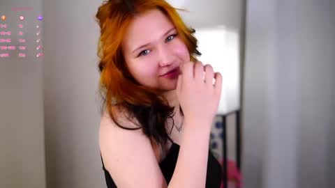 Lina online show from April 29, 3:17 pm