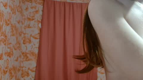 Snapshot of shelikessoymilk chatting on September 18, 3:32 am Erika online show from September 18, 3:32 am