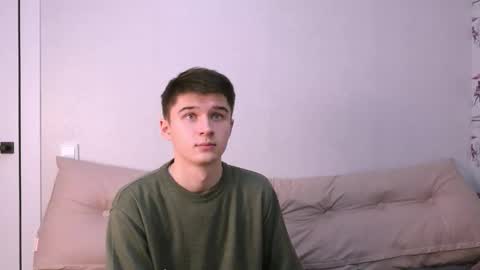 Max online show from November 28, 6:26 pm