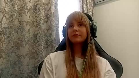 Lisa online show from November 24, 7:51 am