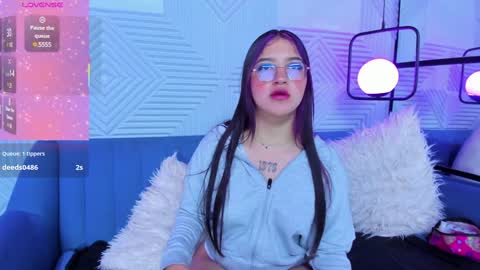 mia online show from January 30, 11:11 am