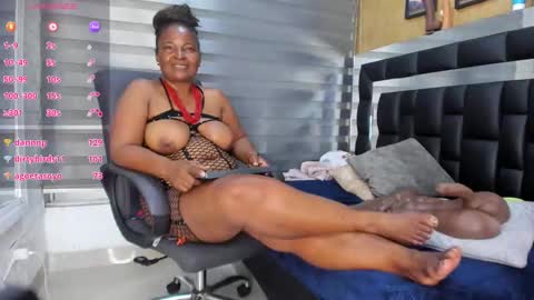 sheyla__ebony online show from March 1, 1:10 am