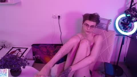 shiromy_ online show from June 4, 6:03 pm