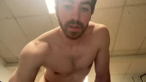shirtlesshunk15 online show from May 22, 1:34 am