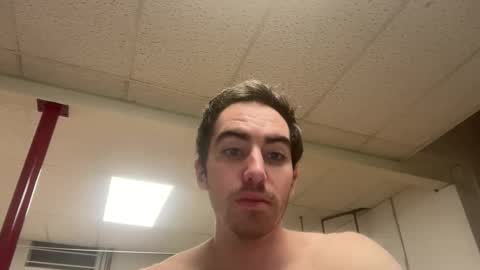 shirtlesshunk15 online show from May 3, 10:10 am