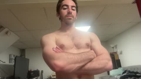 shirtlesshunk15 online show from May 15, 6:33 am