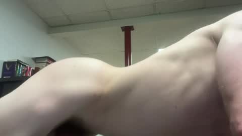 shirtlesshunk15 online show from July 9, 1:42 am