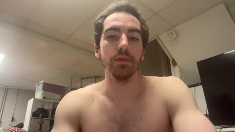 shirtlesshunk15 online show from May 12, 10:08 pm