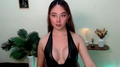 WET AND WILD YHANNA online show from October 28, 5:03 pm