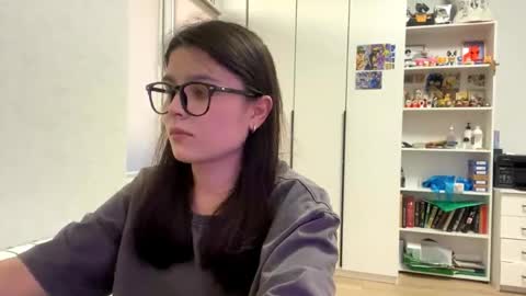 Marie online show from May 3, 2:56 pm