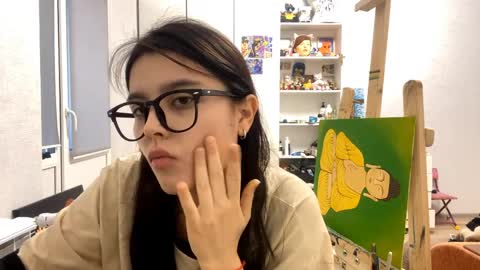 Marie online show from April 10, 2:33 pm