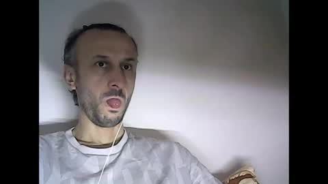 Snapshot of shooter_coool chatting on February 10, 1:11 pm shooter_coool online show from February 10, 1:11 pm