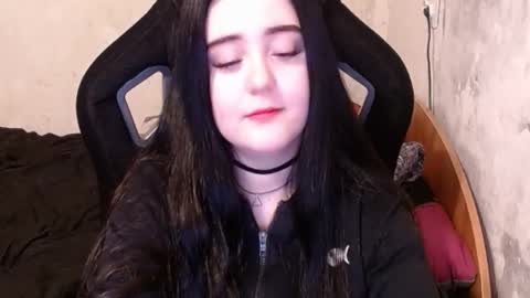Snapshot of show_for_you chatting on December 3, 2:00 pm show_for_you online show from December 3, 2:00 pm