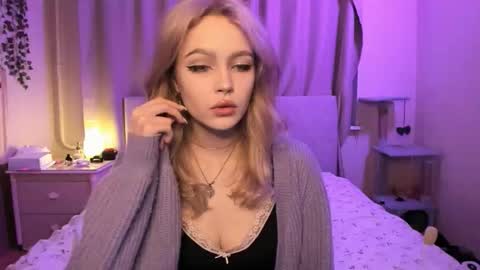 Megan 3 online show from September 17, 9:07 pm