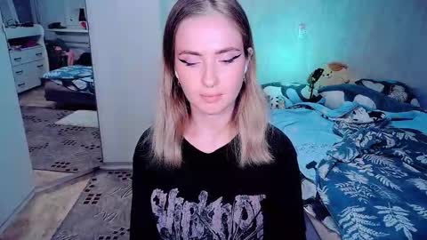 Effie online show from October 28, 3:35 pm