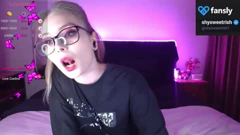 shysweetrish online show from October 7, 5:58 am