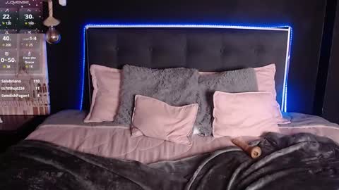 CALL ME  CHARLOTTE online show from February 12, 12:05 am