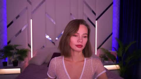 shyysiren online show from December 4, 8:47 am