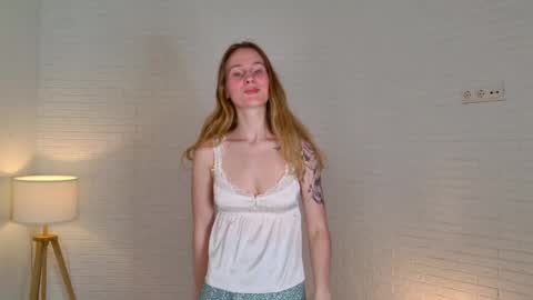 sia_sky online show from June 4, 2:01 pm