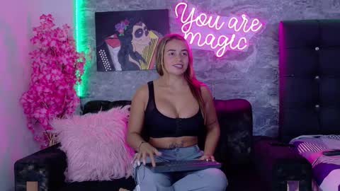 siamarlin online show from November 4, 10:22 pm