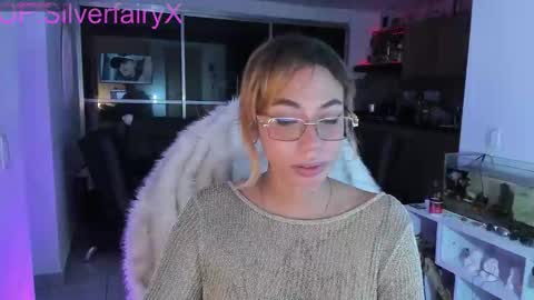 Snapshot of sickfairyx chatting on October 13, 7:10 am Mich online show from October 13, 7:10 am