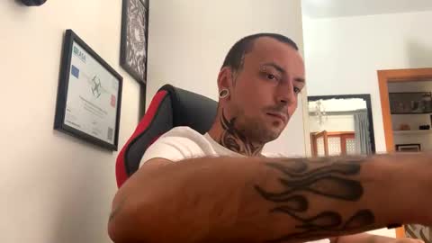 sidvicious23cm online show from September 24, 8:32 am