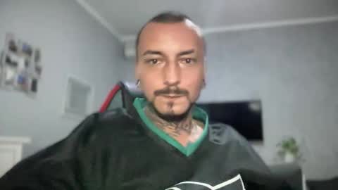 sidvicious23cm online show from October 22, 5:25 pm